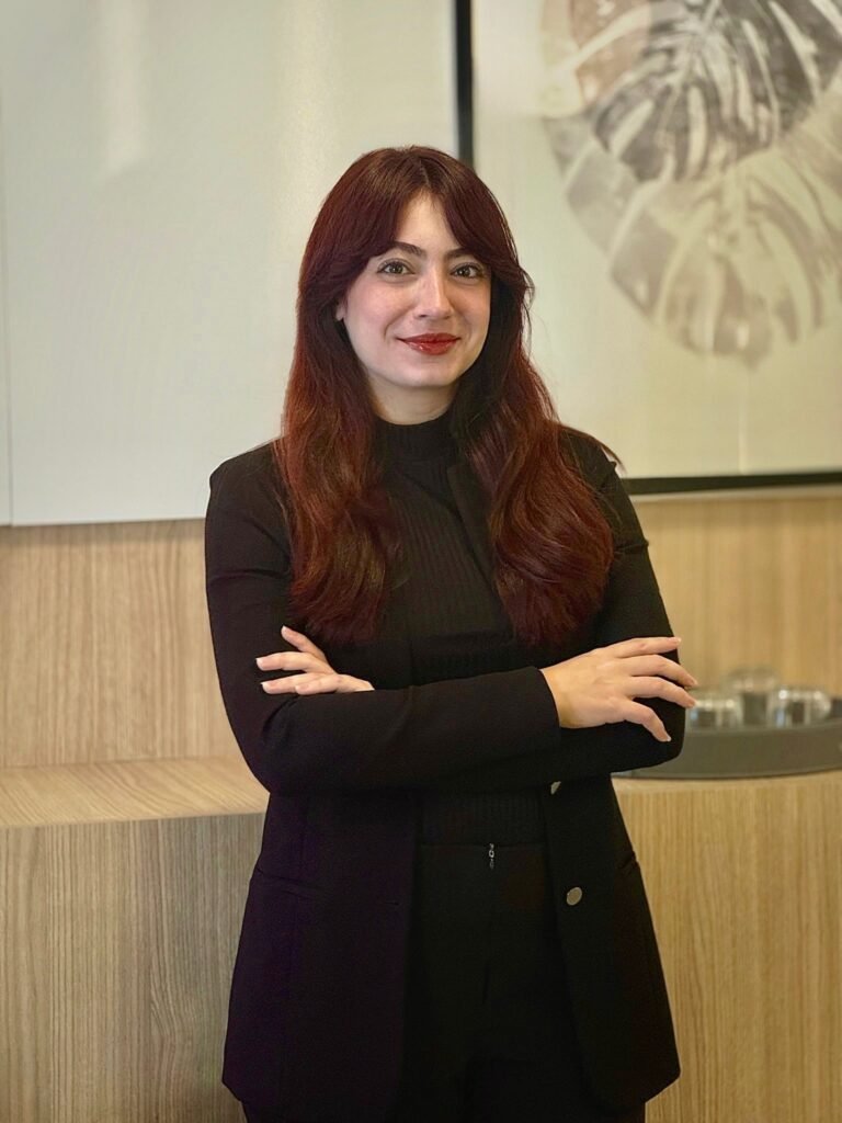 Dra. Anna Flávia Palmacene Neles, advogada